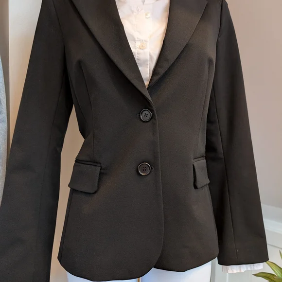 🖤 It's Giving Carolyn ~ Theory Blazer Suit Jacket (like new) - Picture 2 of 16